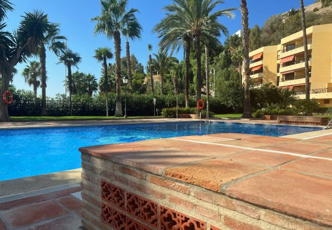 Appartement à La Herradura - 2 bed ap. next to beach with communal pool and lovely views