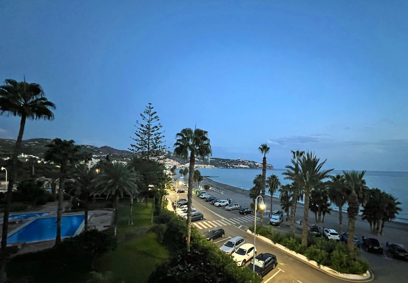 Appartement à La Herradura - 2 bed ap. next to beach with communal pool and lovely views