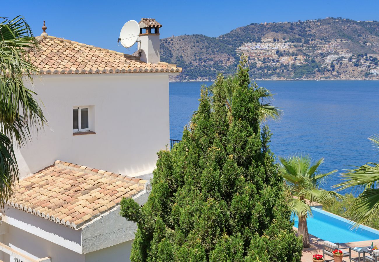 Villa à La Herradura - Fabulous 4 bedroom villa with private pool and amazing views of the bay