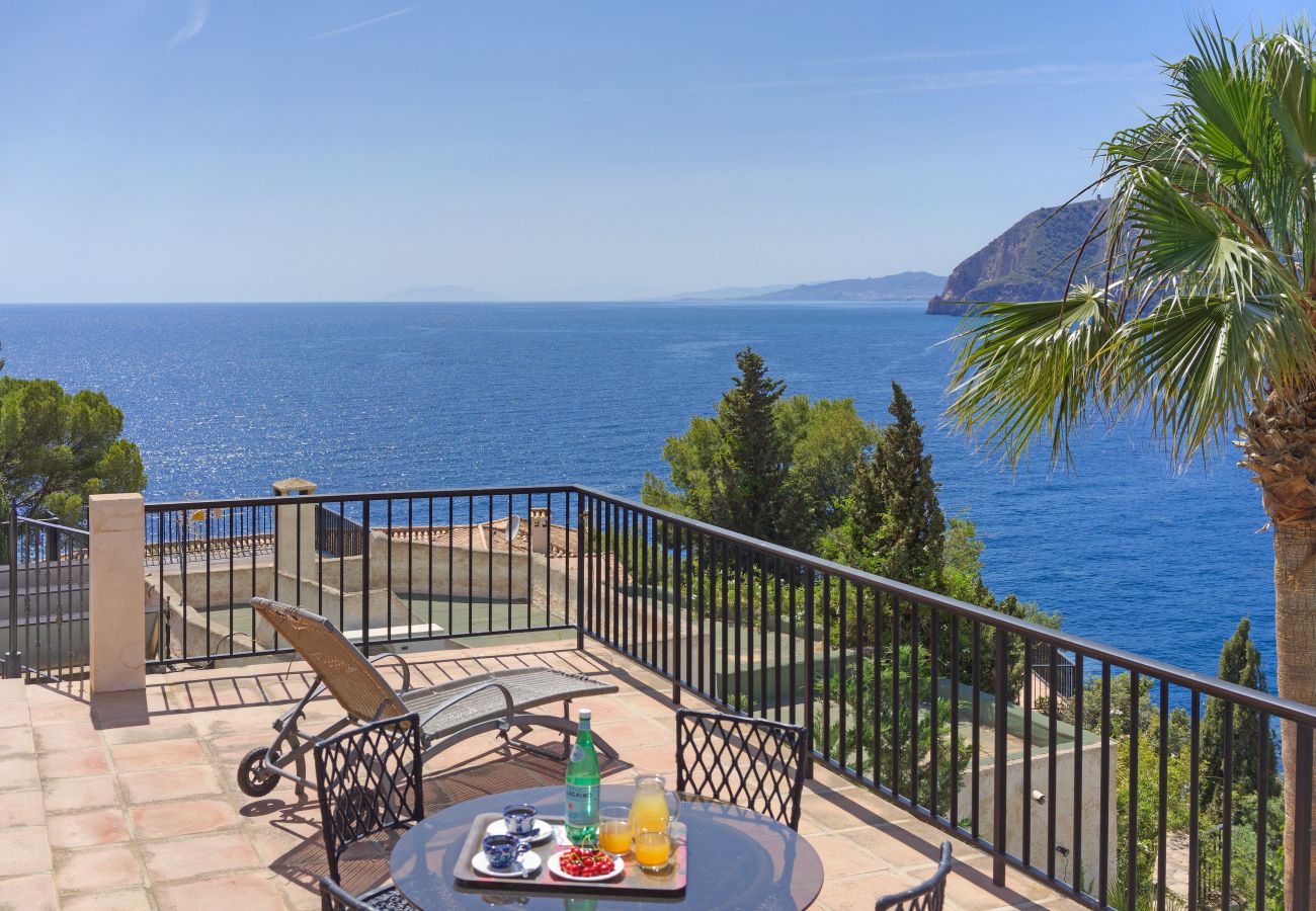 Villa à La Herradura - Fabulous 4 bedroom villa with private pool and amazing views of the bay