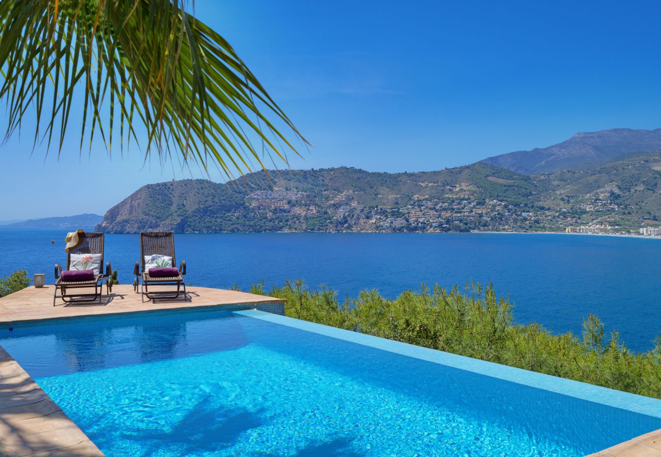Villa à La Herradura - Fabulous 4 bedroom villa with private pool and amazing views of the bay