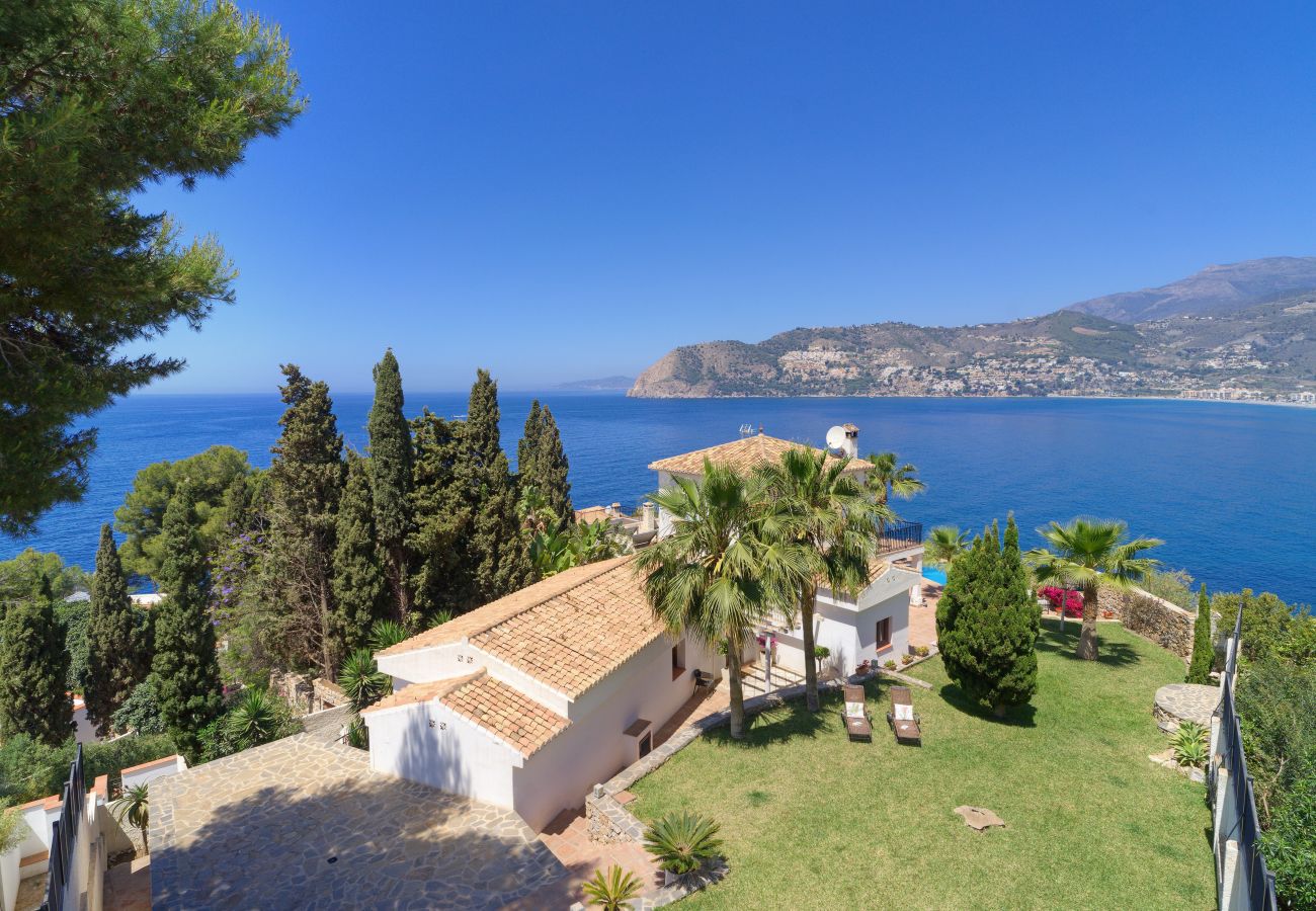 Villa à La Herradura - Fabulous 4 bedroom villa with private pool and amazing views of the bay