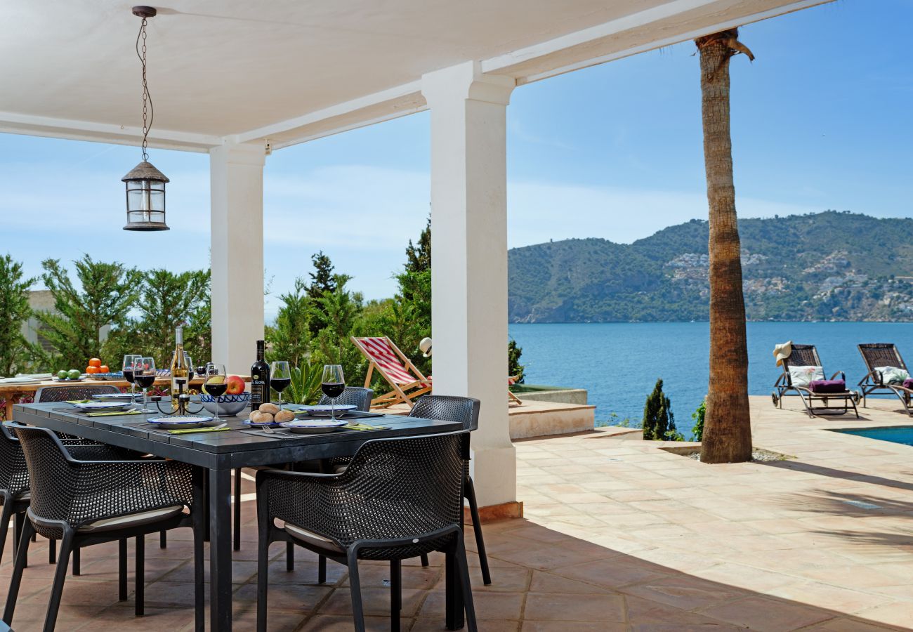 Villa à La Herradura - Fabulous 4 bedroom villa with private pool and amazing views of the bay