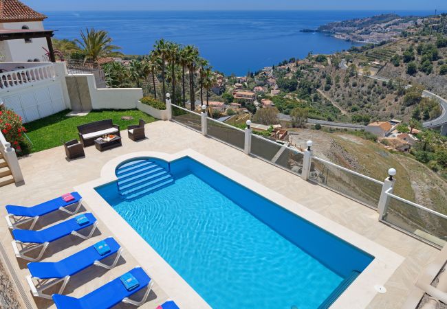 villa à Almuñecar - Lovely 3 bedroom villa with private pool and lovely views