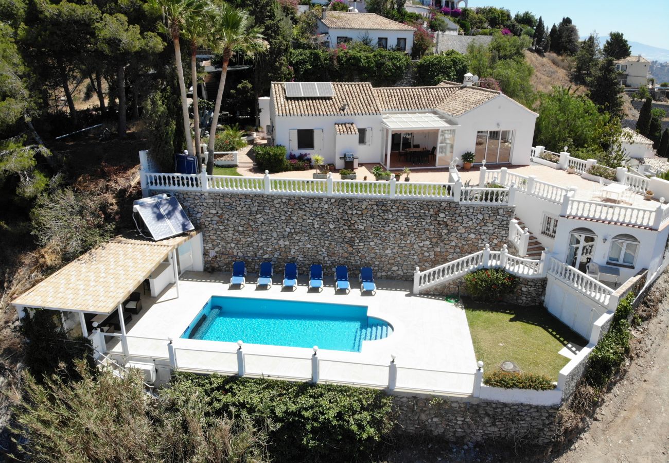 Villa à Almuñecar - Lovely 3 bedroom villa with private pool and lovely views