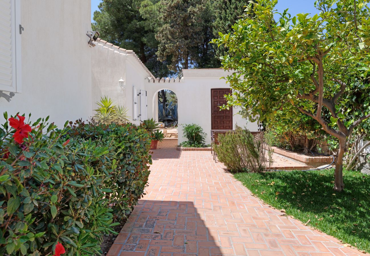 Villa à Almuñecar - Lovely 3 bedroom villa with private pool and lovely views