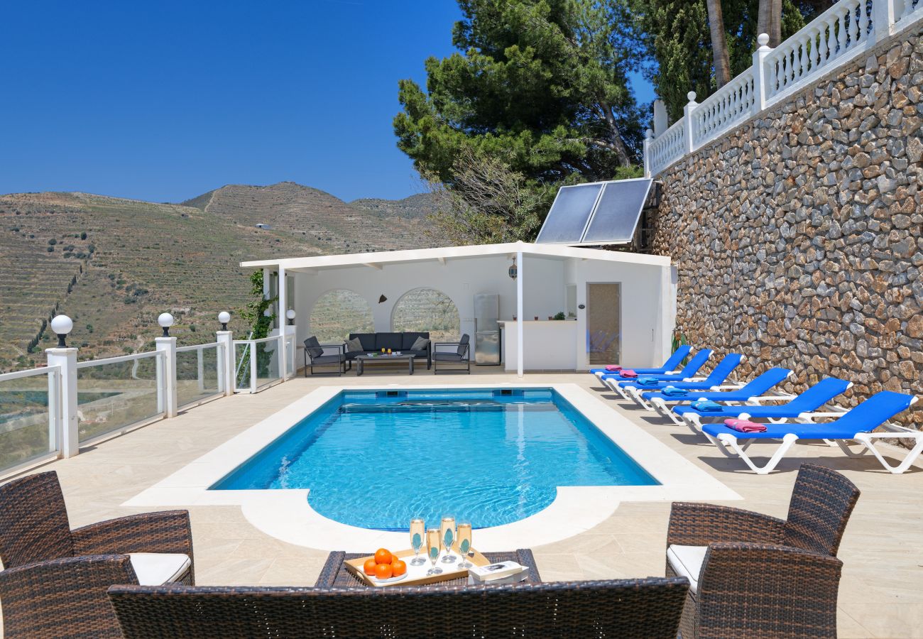 Villa à Almuñecar - Lovely 3 bedroom villa with private pool and lovely views