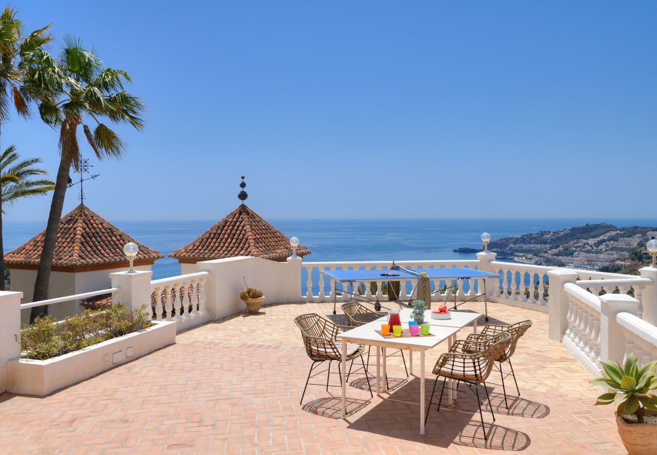 Villa à Almuñecar - Lovely 3 bedroom villa with private pool and lovely views