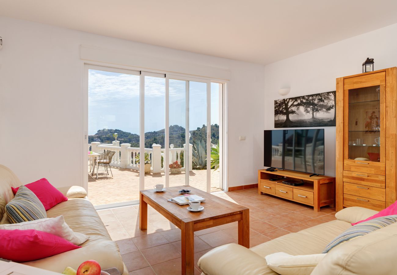 Villa à Almuñecar - Lovely 3 bedroom villa with private pool and lovely views