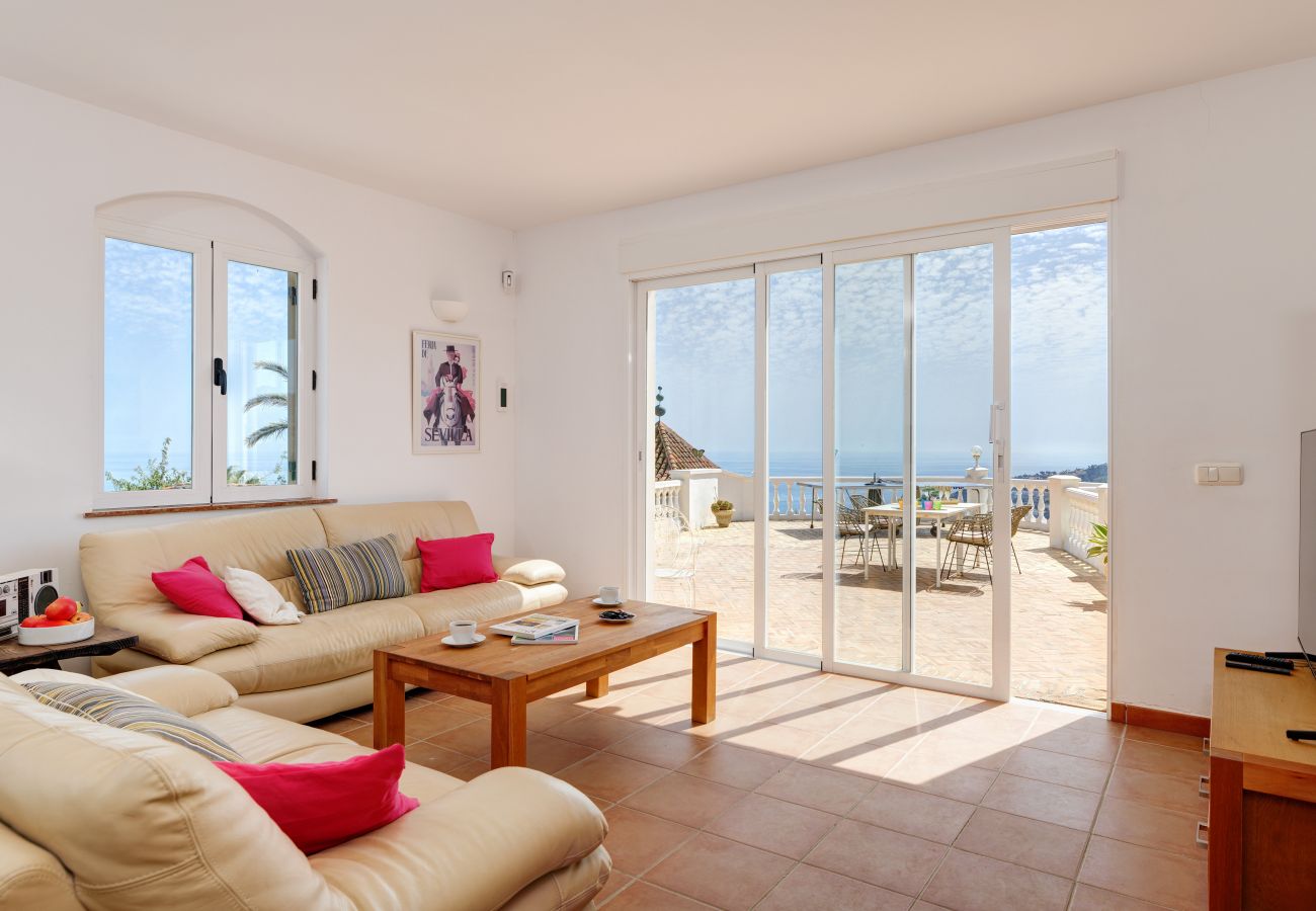 Villa à Almuñecar - Lovely 3 bedroom villa with private pool and lovely views