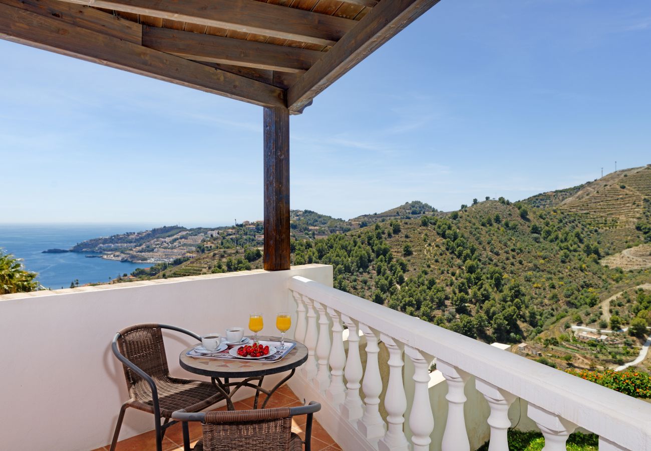 Villa à Almuñecar - Lovely 3 bedroom villa with private pool and lovely views