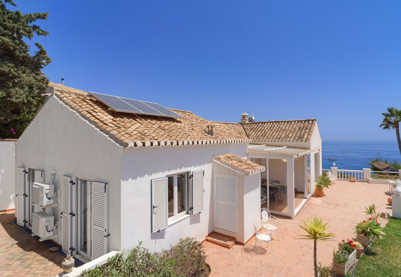 Villa à Almuñecar - Lovely 3 bedroom villa with private pool and lovely views