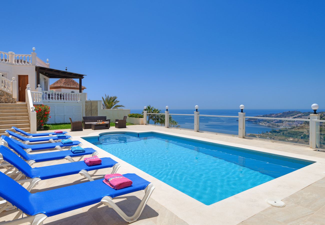 Villa à Almuñecar - Lovely 3 bedroom villa with private pool and lovely views