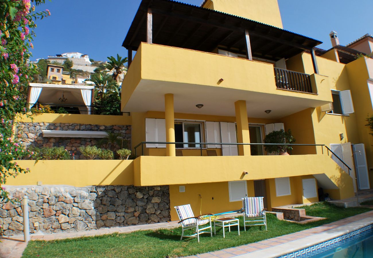 Villa à La Herradura - Belle maison de 4 chambres avec vue imprenable et piscine privée