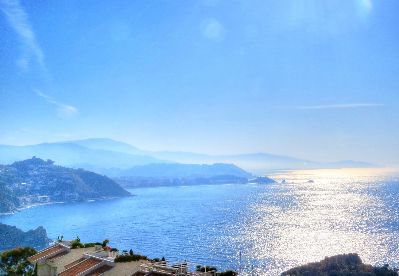 Villa à La Herradura - Belle maison de 3 chambres avec vue imprenable et piscine privée