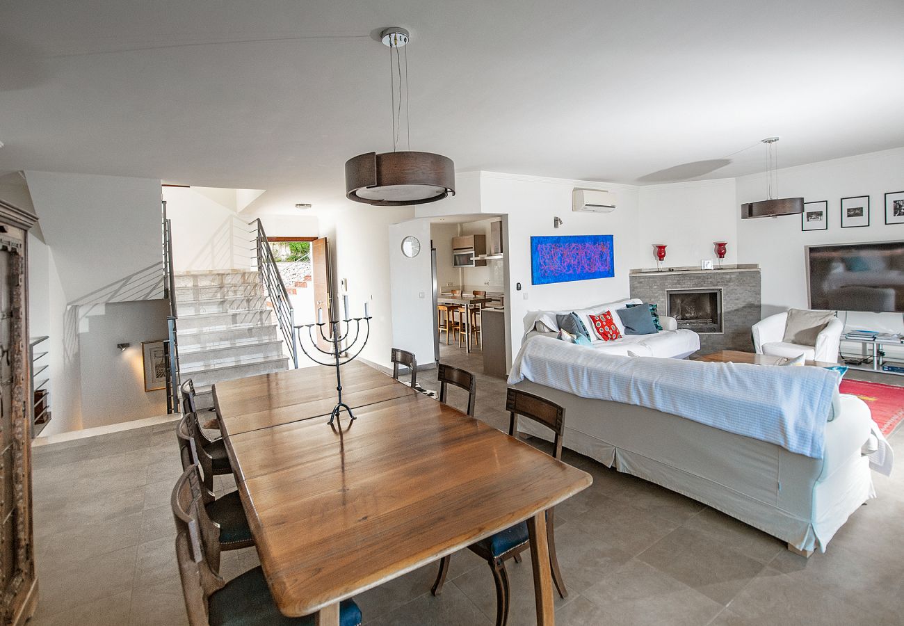 Villa à La Herradura - Villa à couper le souffle de 5 chambres, 5 salles de bains avec une vue imprenable et une piscine à débordement.