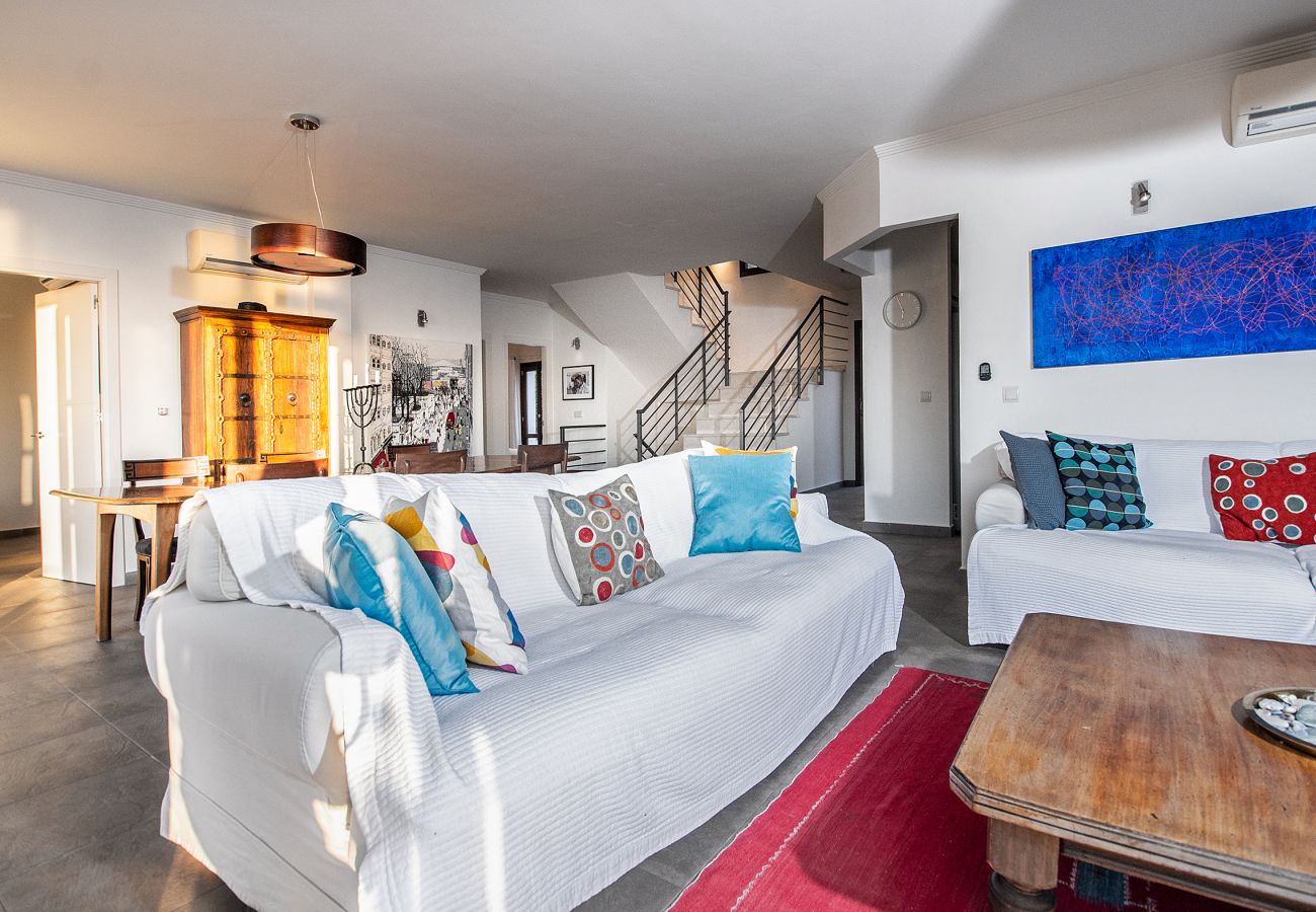 Villa à La Herradura - Villa à couper le souffle de 5 chambres, 5 salles de bains avec une vue imprenable et une piscine à débordement.