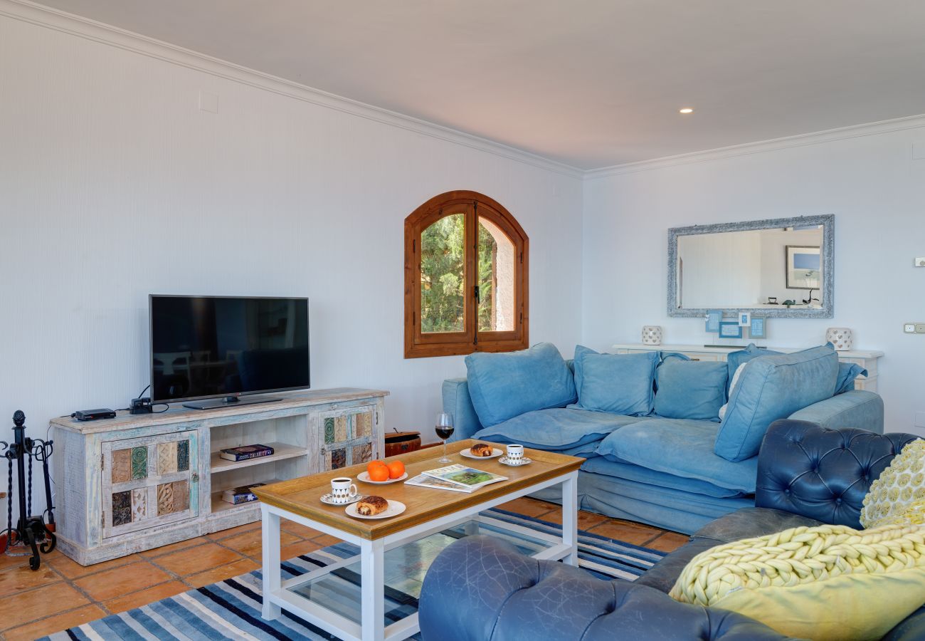 Villa à La Herradura - Belle maison espagnole traditionnelle de 6 chambres avec une vue imprenable et une piscine privée chauffée
