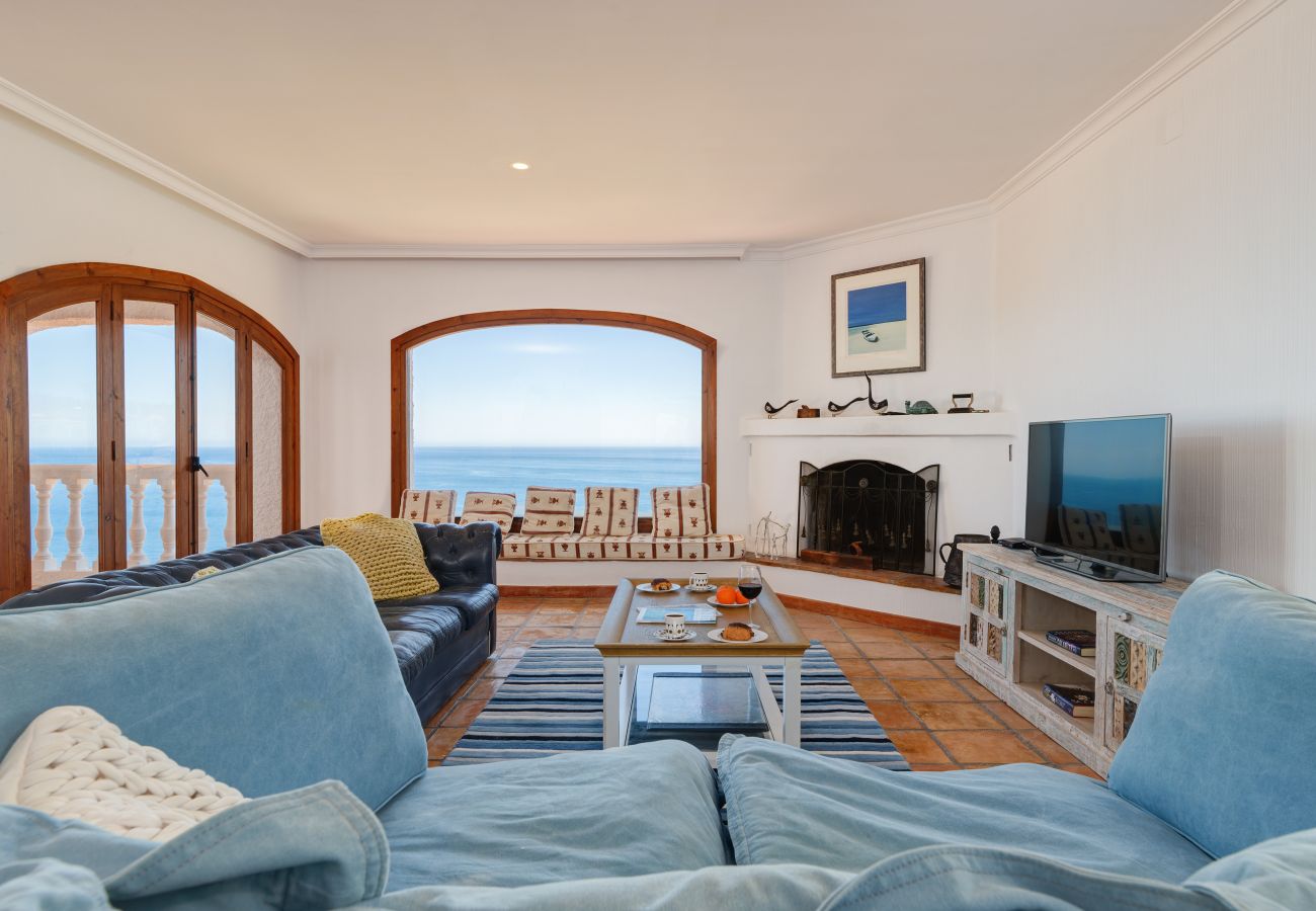 Villa à La Herradura - Belle maison espagnole traditionnelle de 6 chambres avec une vue imprenable et une piscine privée chauffée