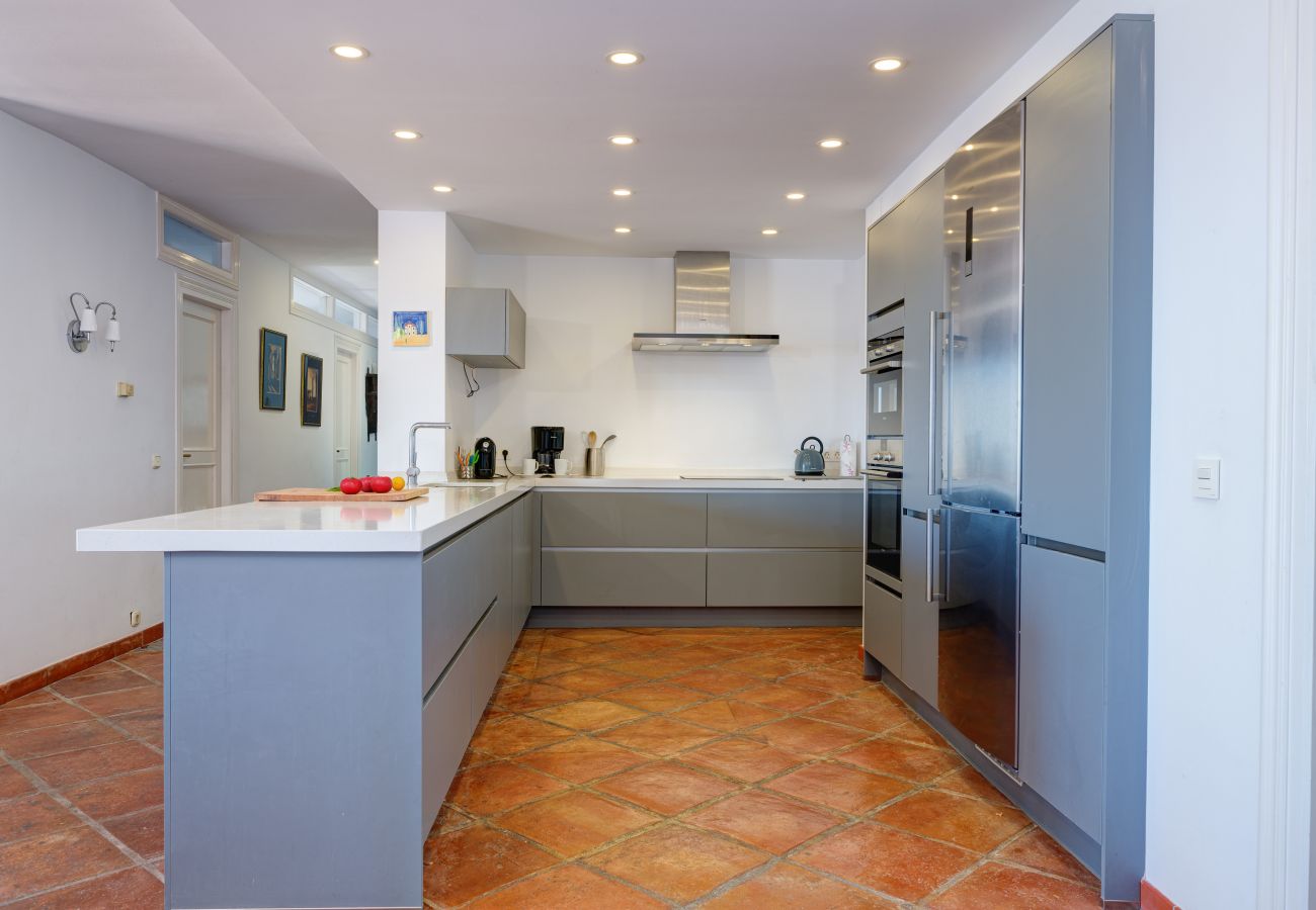 Villa à La Herradura - Belle maison espagnole traditionnelle de 6 chambres avec une vue imprenable et une piscine privée chauffée