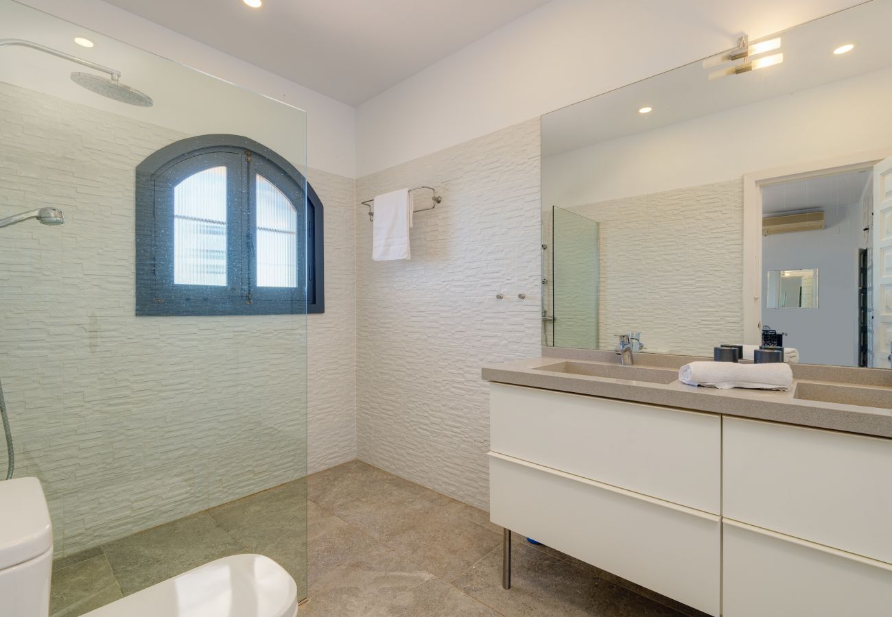 Villa à La Herradura - Belle maison espagnole traditionnelle de 6 chambres avec une vue imprenable et une piscine privée chauffée