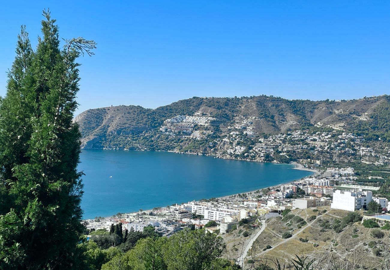 Villa à La Herradura - Belle maison espagnole traditionnelle de 6 chambres avec une vue imprenable et une piscine privée chauffée