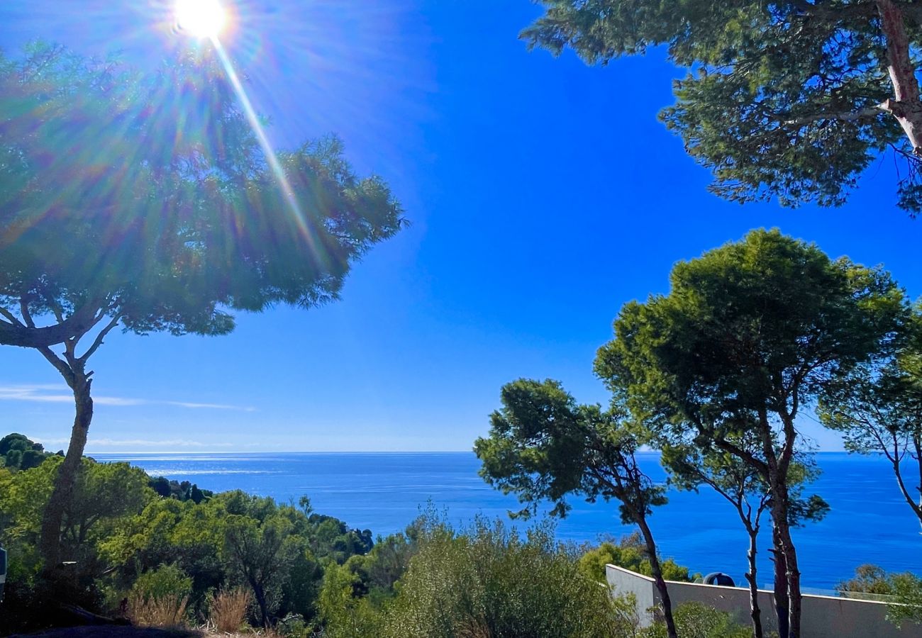 Villa à La Herradura - Belle maison espagnole traditionnelle de 6 chambres avec une vue imprenable et une piscine privée chauffée