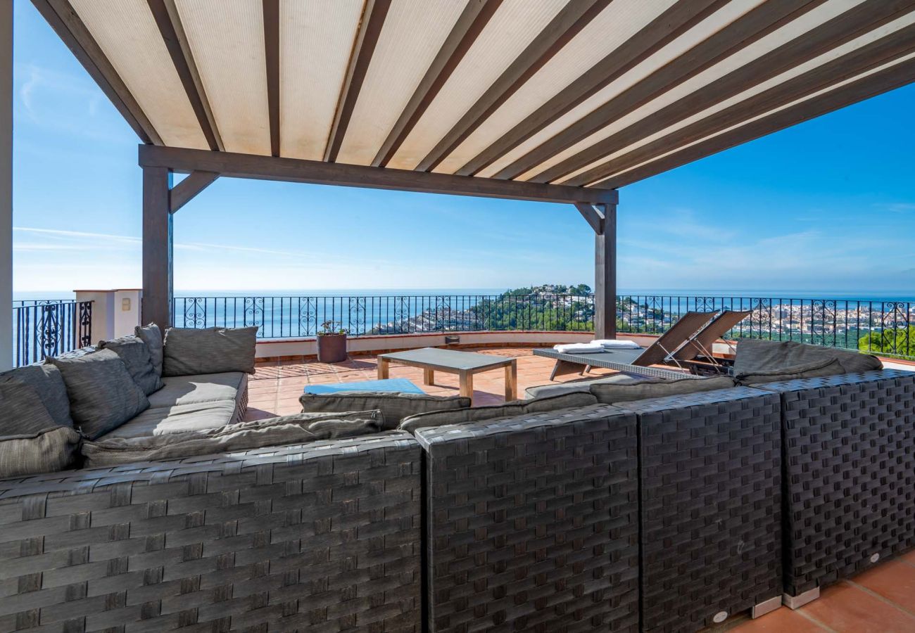 Villa à Almuñecar - Villa de luxe de 8 chambres, 5 salles de bains avec vue imprenable et piscine privée et jardins