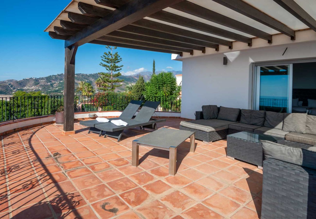 Villa à Almuñecar - Villa de luxe de 8 chambres, 5 salles de bains avec vue imprenable et piscine privée et jardins