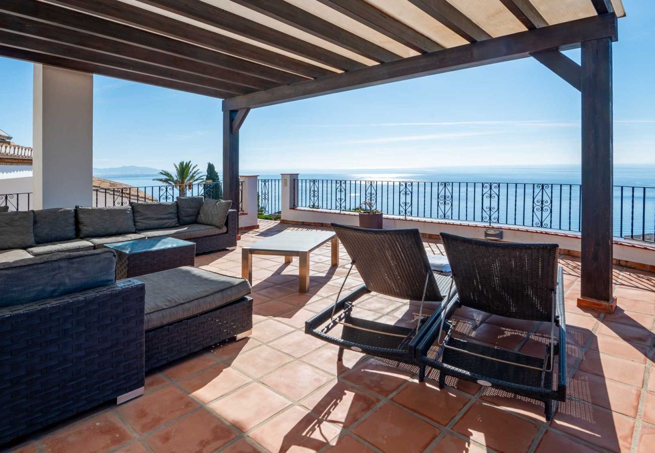 Villa à Almuñecar - Villa de luxe de 8 chambres, 5 salles de bains avec vue imprenable et piscine privée et jardins