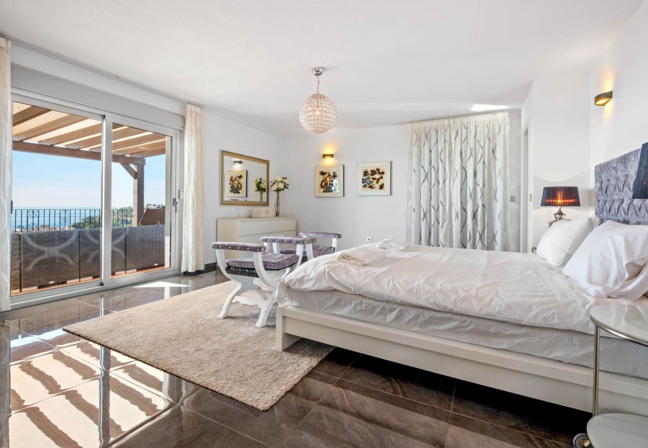 Villa à Almuñecar - Villa de luxe de 8 chambres, 5 salles de bains avec vue imprenable et piscine privée et jardins
