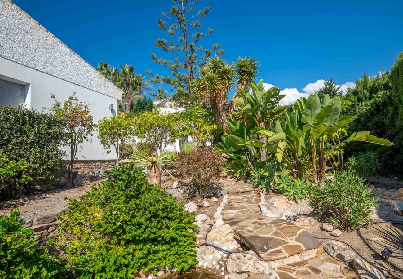 Villa à Almuñecar - Villa de luxe de 8 chambres, 5 salles de bains avec vue imprenable et piscine privée et jardins
