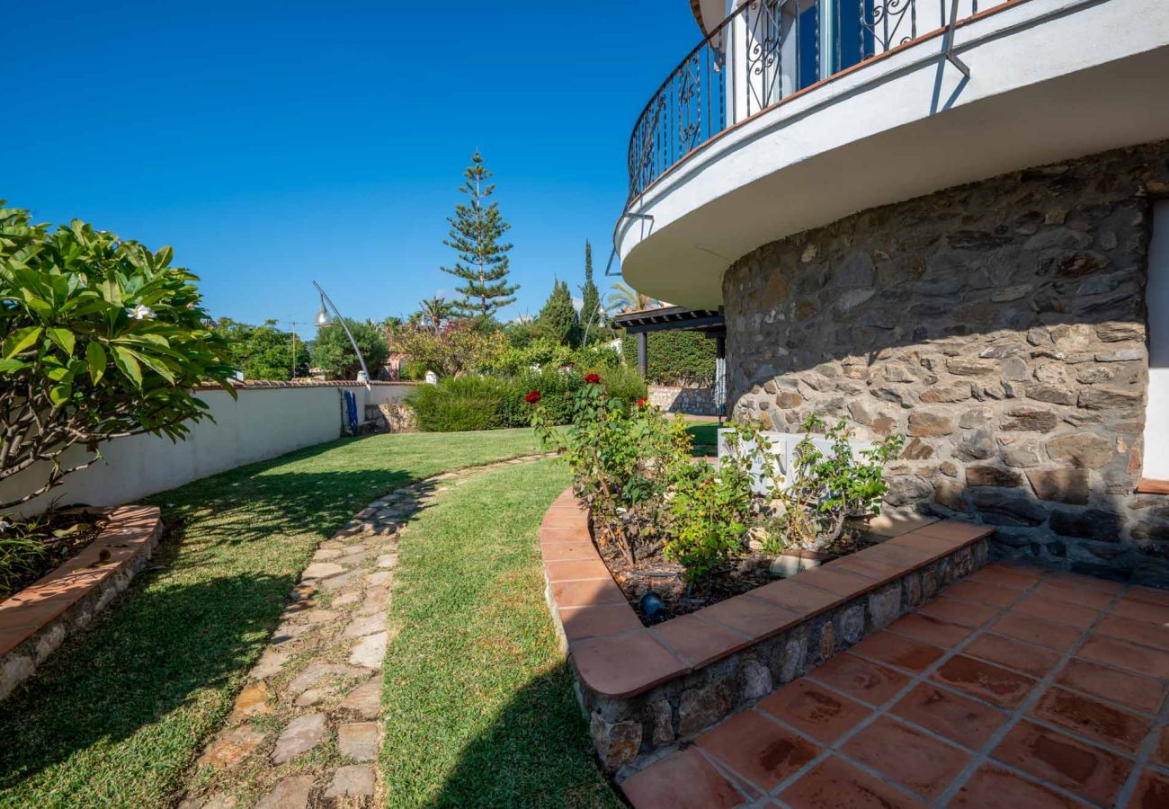 Villa à Almuñecar - Villa de luxe de 8 chambres, 5 salles de bains avec vue imprenable et piscine privée et jardins