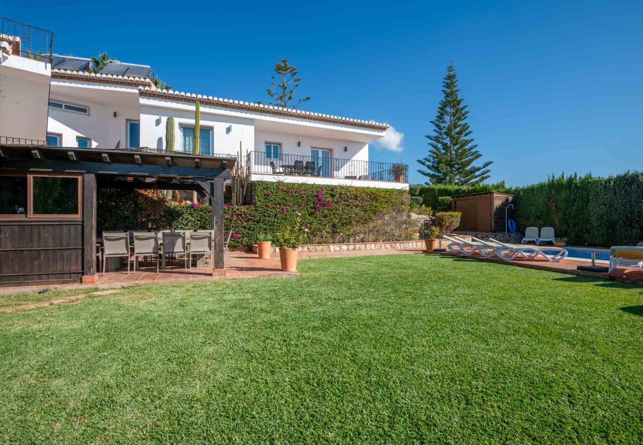 Villa à Almuñecar - Villa de luxe de 8 chambres, 5 salles de bains avec vue imprenable et piscine privée et jardins