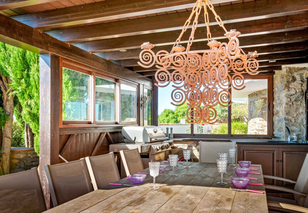 Villa à Almuñecar - Villa de luxe de 8 chambres, 5 salles de bains avec vue imprenable et piscine privée et jardins