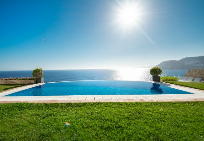 Villa à La Herradura - Incroyable villa de luxe de 7 chambres sur la falaise sur la mer avec piscine privée, sauna et jacuzzi