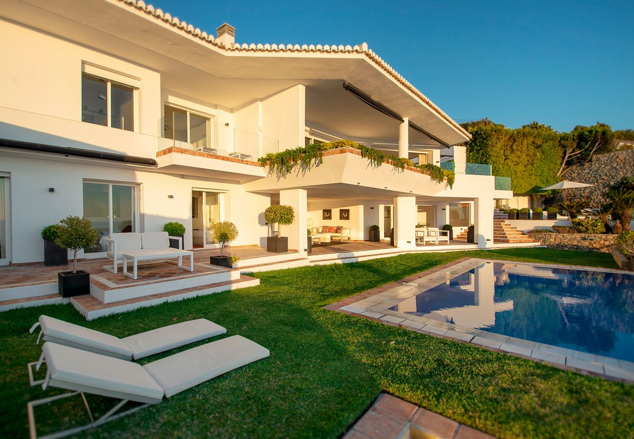 Villa à La Herradura - Incroyable villa de luxe de 7 chambres sur la falaise sur la mer avec piscine privée, sauna et jacuzzi