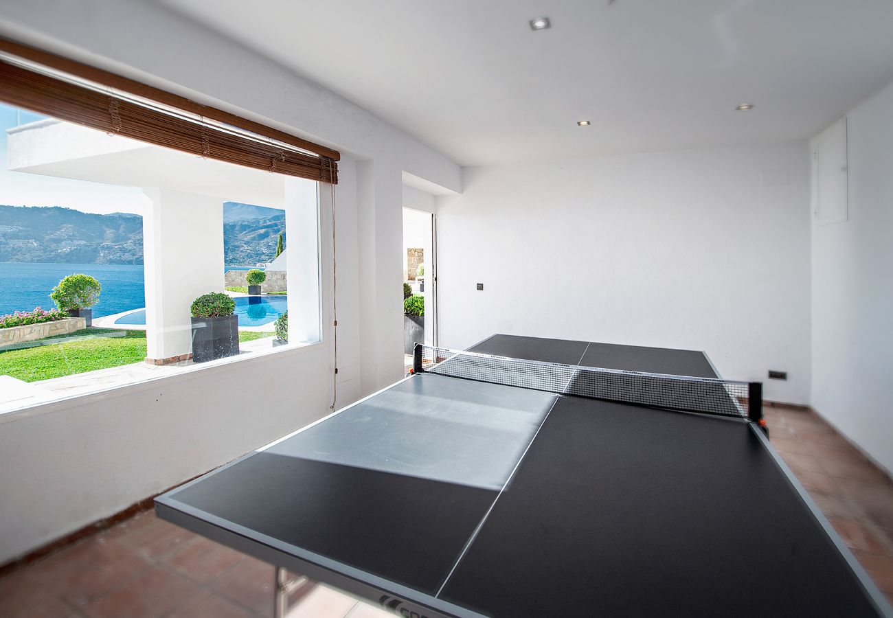 Villa à La Herradura - Incroyable villa de luxe de 7 chambres sur la falaise sur la mer avec piscine privée, sauna et jacuzzi