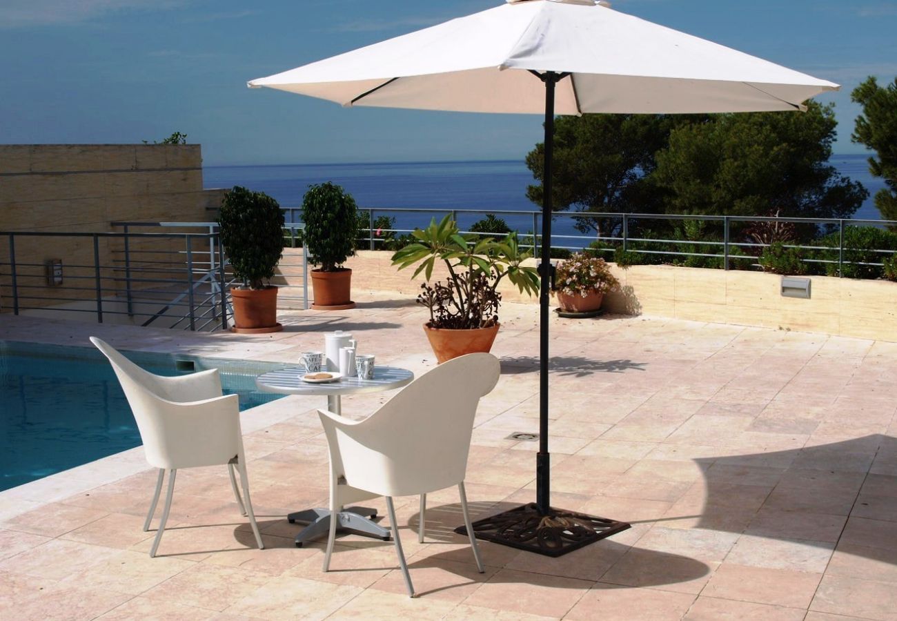 Villa à La Herradura - Belle villa de 3 chambres avec vue et piscine chauffée