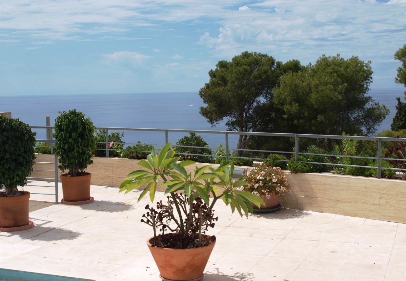 Villa à La Herradura - Belle villa de 3 chambres avec vue et piscine chauffée