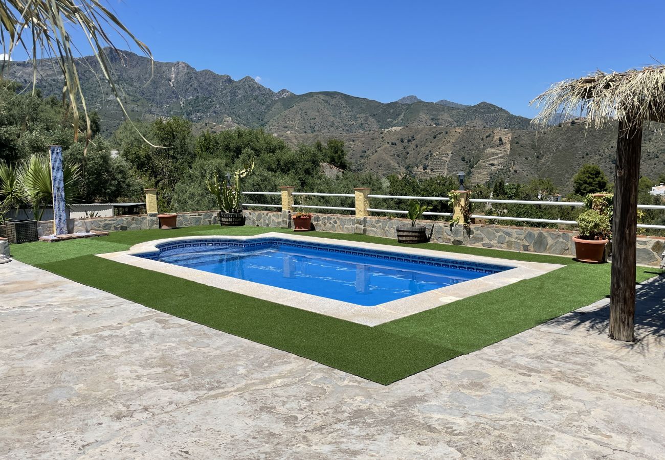 Villa à La Herradura - Charmante villa de 2 lits avec piscine privée et vue imprenable.