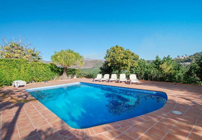 Villa à Almuñecar - Superbe villa de 6 lits avec piscine privée et vue sur la mer.