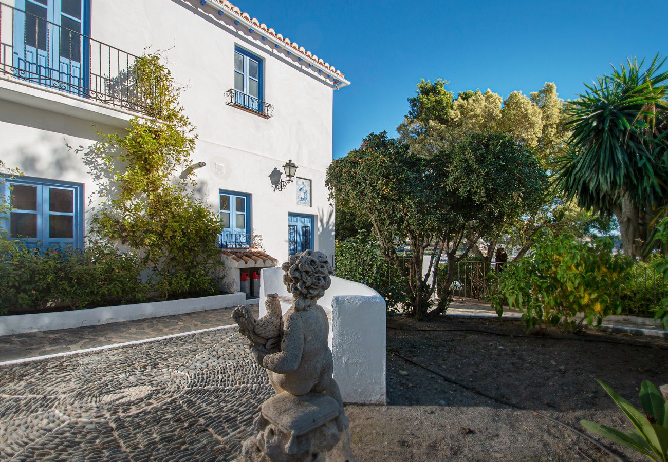 Villa à Almuñecar - Superbe villa de 6 lits avec piscine privée et vue sur la mer.