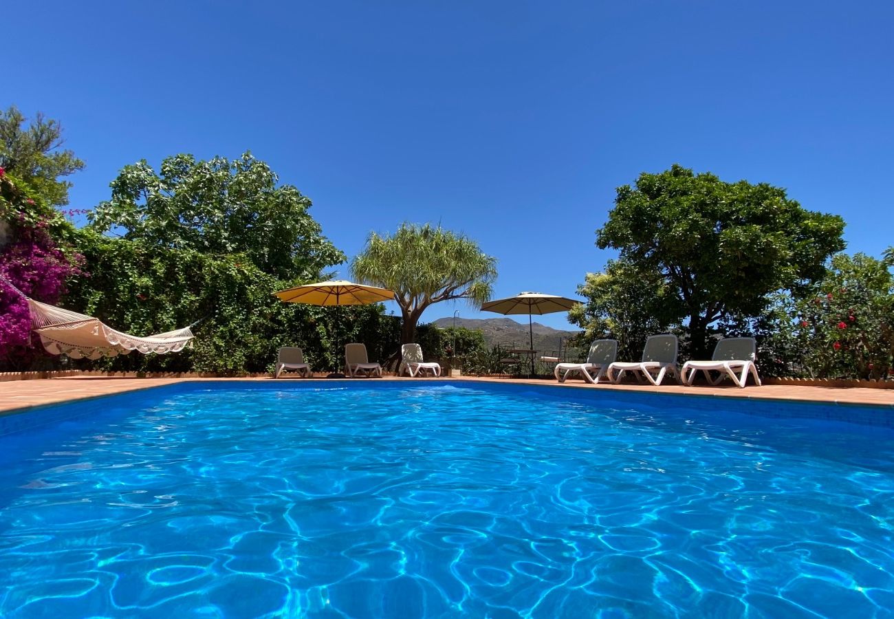 Villa à Almuñecar - Superbe villa de 6 lits avec piscine privée et vue sur la mer.