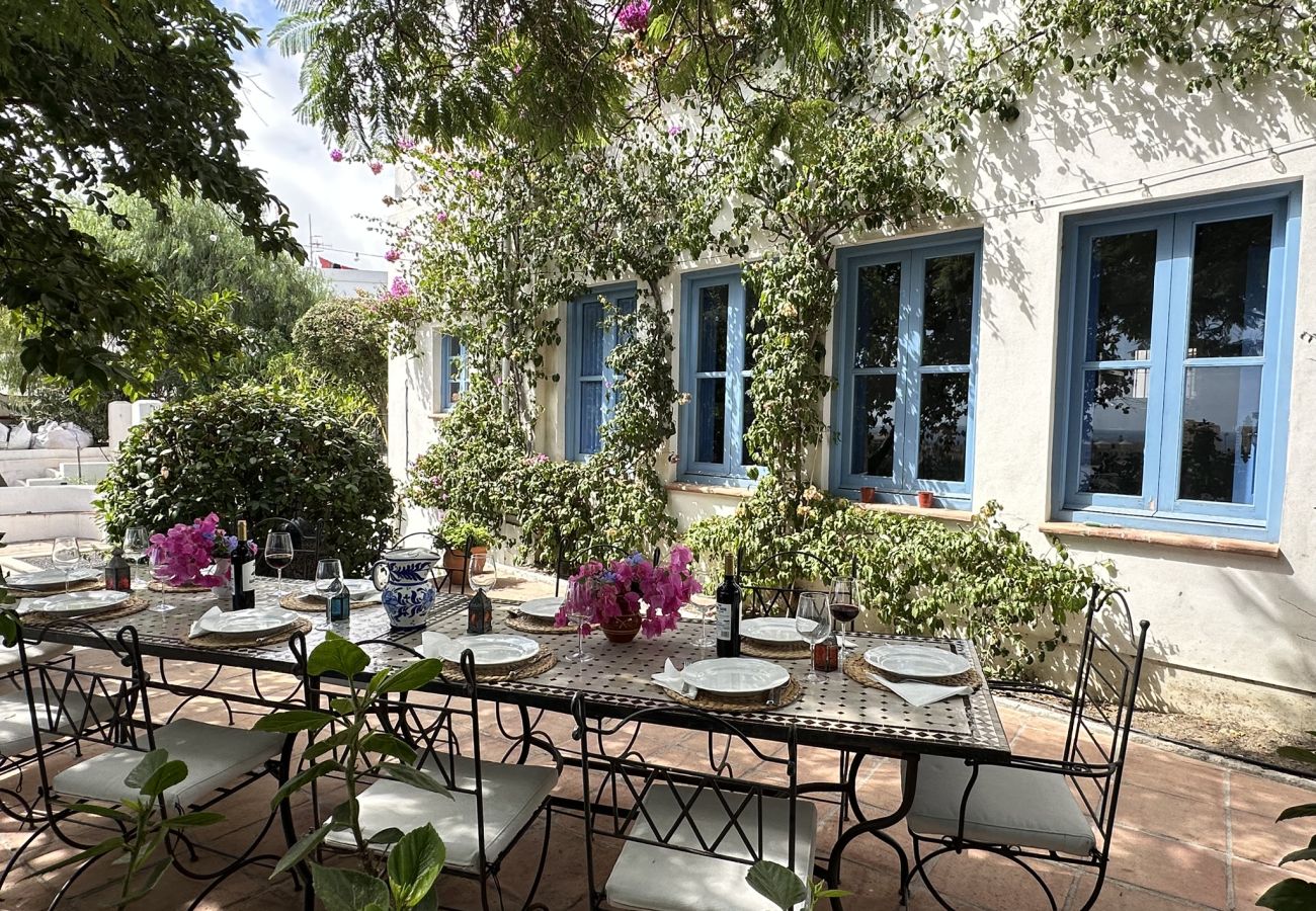 Villa à Almuñecar - Superbe villa de 6 lits avec piscine privée et vue sur la mer.