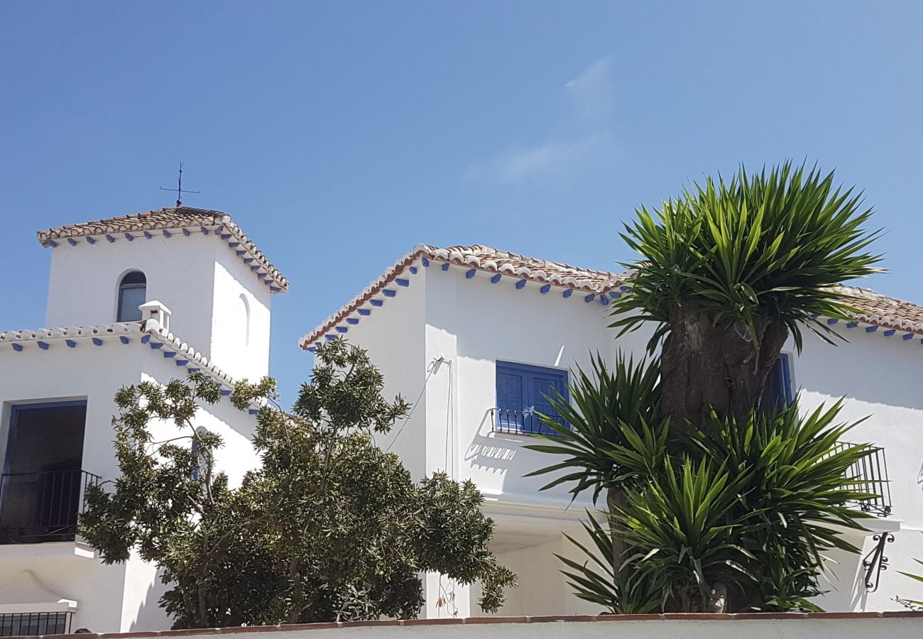 Villa à Almuñecar - Superbe villa de 6 lits avec piscine privée et vue sur la mer.