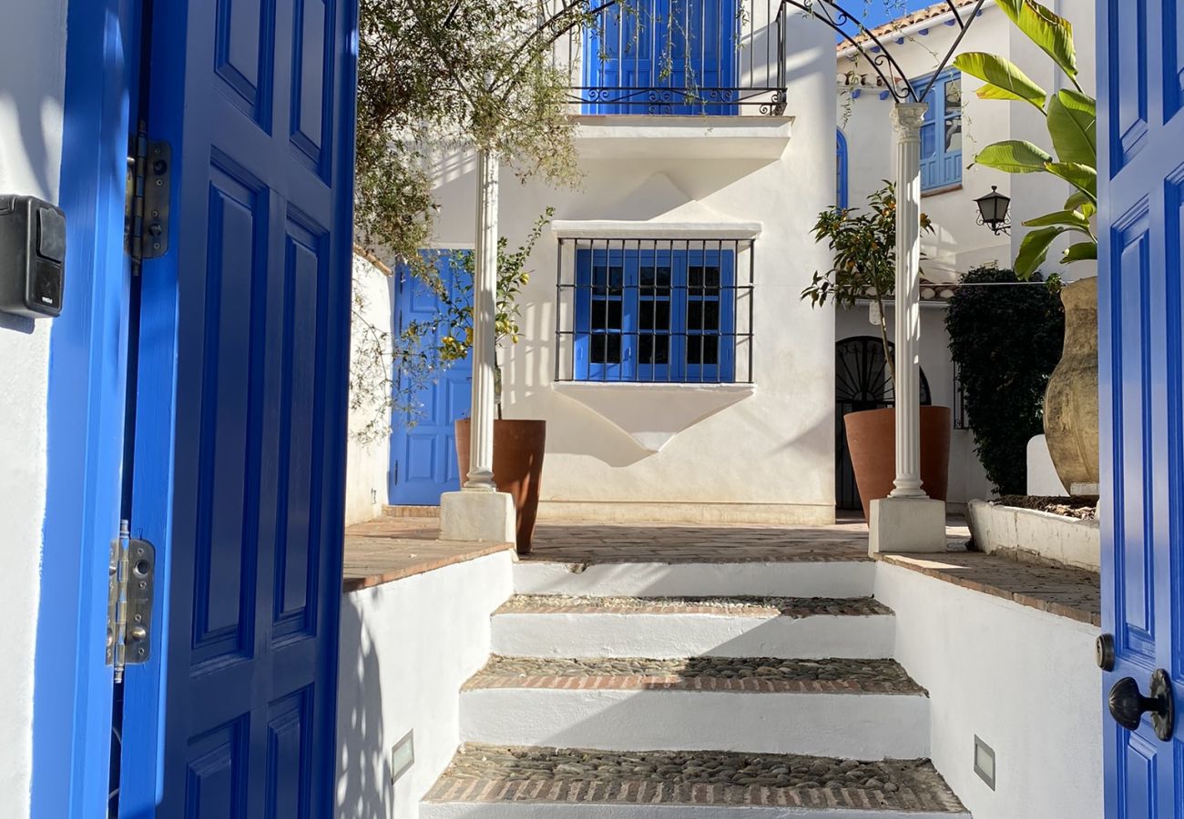 Villa à Almuñecar - Superbe villa de 6 lits avec piscine privée et vue sur la mer.