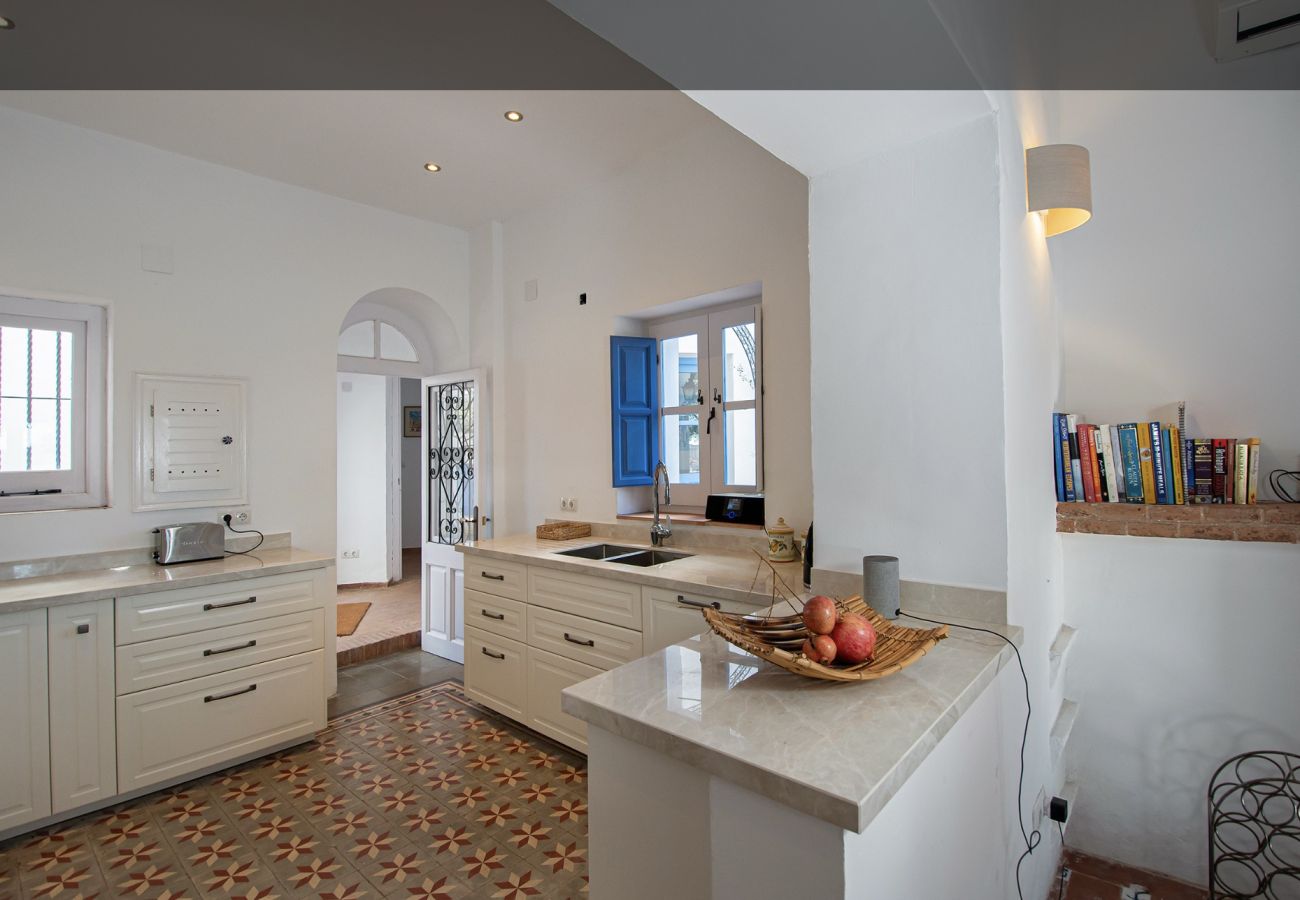 Villa à Almuñecar - Superbe villa de 6 lits avec piscine privée et vue sur la mer.