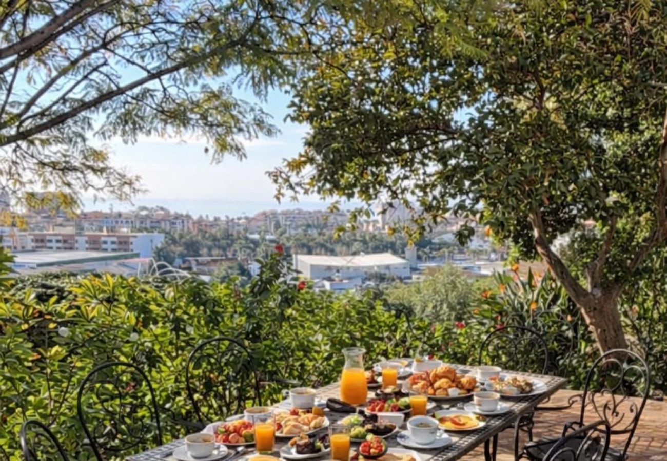 Villa à Almuñecar - Superbe villa de 6 lits avec piscine privée et vue sur la mer.