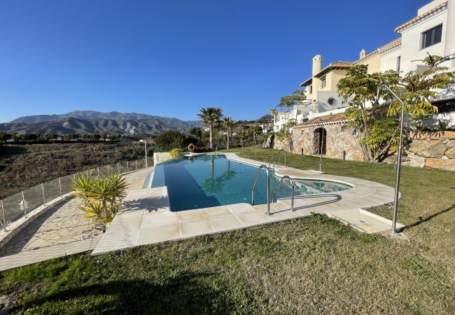 Maison à La Herradura - Stunning 3 bedroom house with communal pool and views